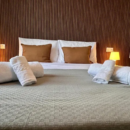 Spacious With Comfort & Terrace Apartamento