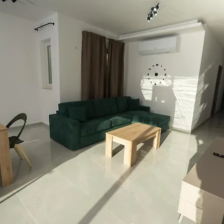 Apartamento Spacious With Comfort & Terrace