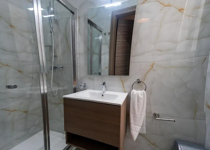 Spacious With Comfort & Terrace Daire Is-Swieqi